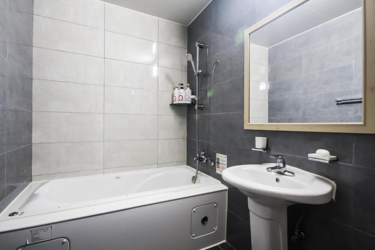 Rings Motel Iksan Екстер'єр фото